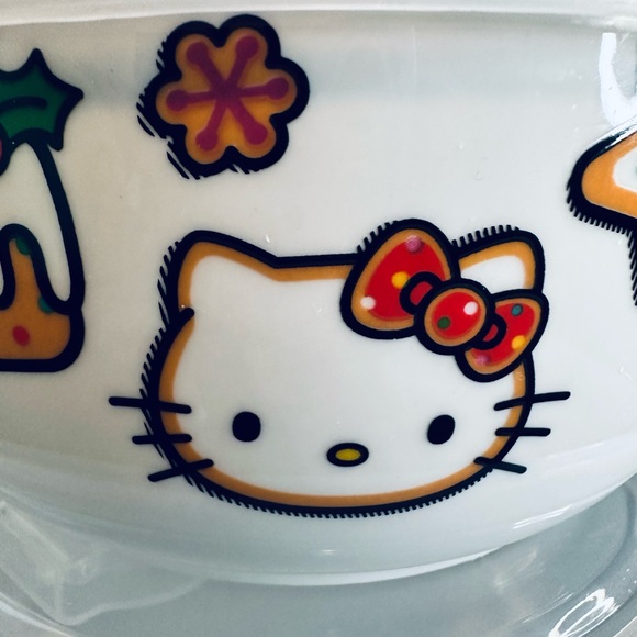 Hello Kitty Christmas Food Containers Set of 3 - Picture 6 of 12